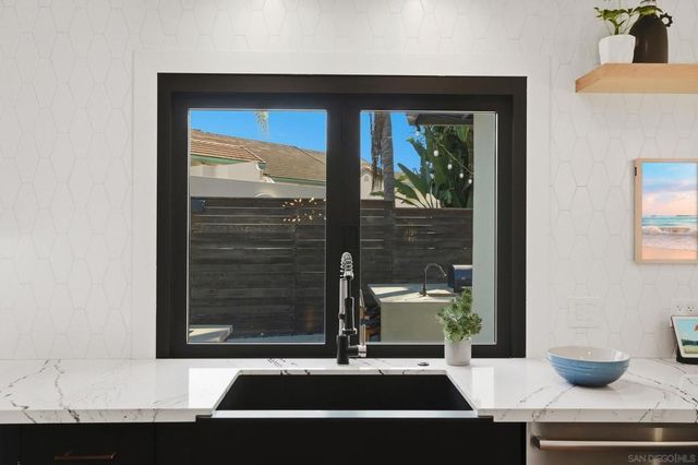 965 Home Ave, Carlsbad, CA 92008