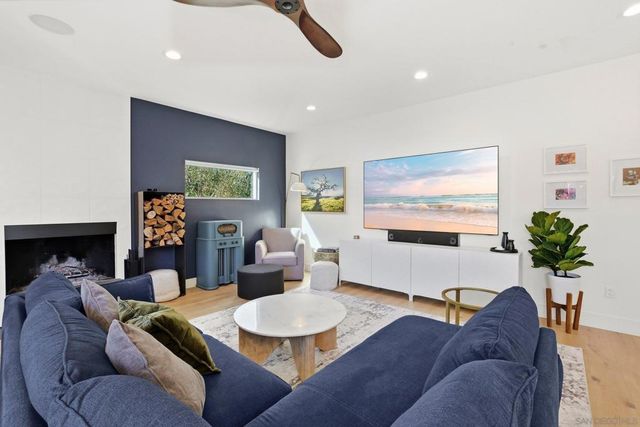 965 Home Ave, Carlsbad, CA 92008