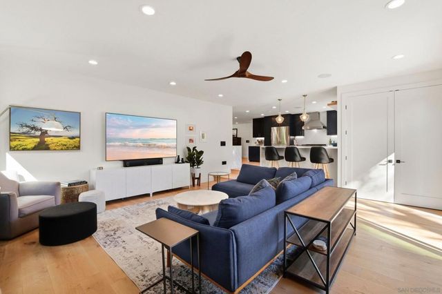 965 Home Ave, Carlsbad, CA 92008