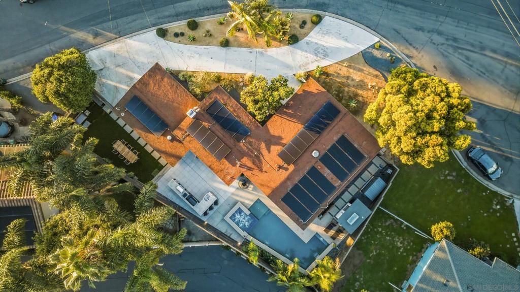 Image 1 of property listing at 965 Home Ave, Carlsbad, CA 92008