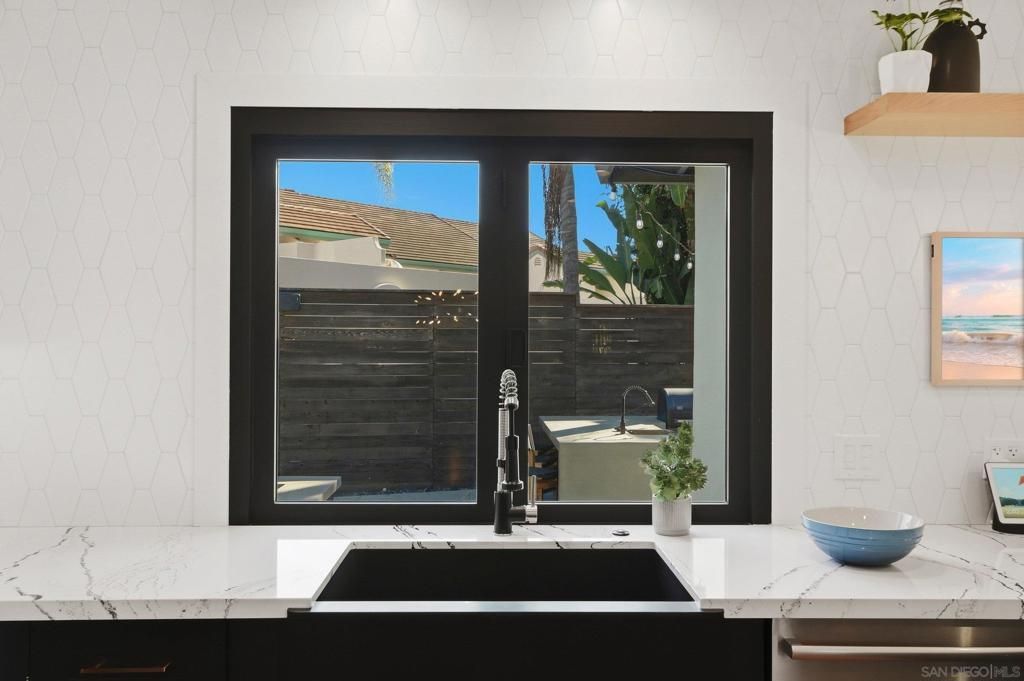 Image 17 of property listing at 965 Home Ave, Carlsbad, CA 92008