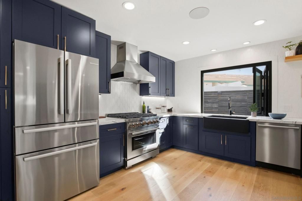 Image 8 of property listing at 965 Home Ave, Carlsbad, CA 92008