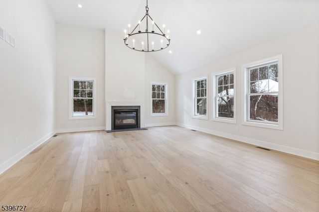 22 Furnace Rd, Chester Twp., NJ 07930