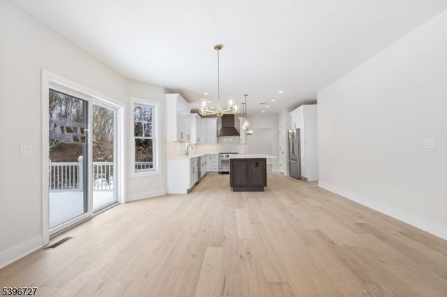 22 Furnace Rd, Chester Twp., NJ 07930