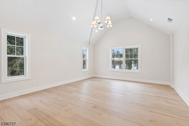 22 Furnace Rd, Chester Twp., NJ 07930