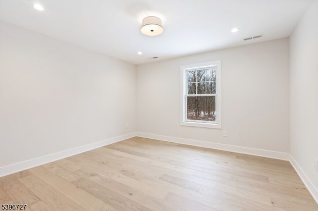 22 Furnace Rd, Chester Twp., NJ 07930