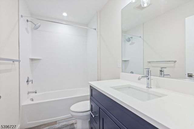 22 Furnace Rd, Chester Twp., NJ 07930