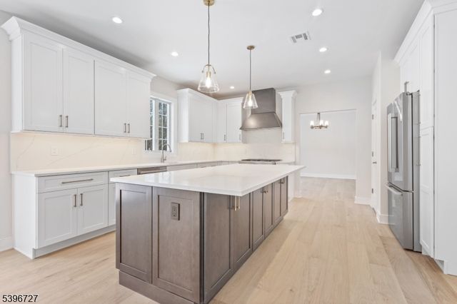 22 Furnace Rd, Chester Twp., NJ 07930