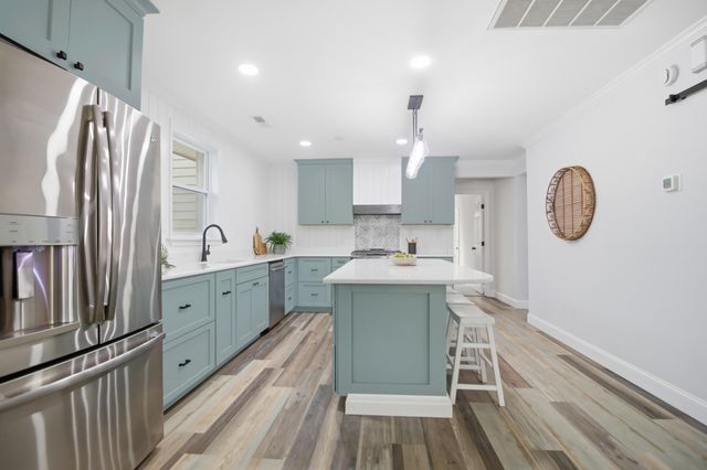 921 Hillsboro Drive, Charleston, SC 29407