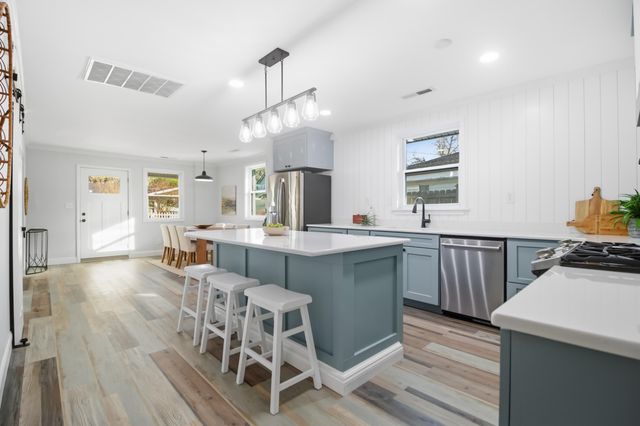 921 Hillsboro Drive, Charleston, SC 29407