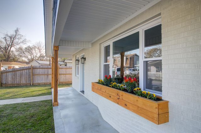 921 Hillsboro Drive, Charleston, SC 29407