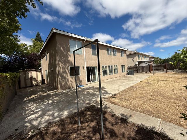 8368 Mcgray Way, Elk Grove, CA 95624
