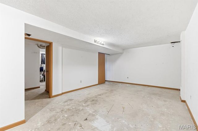 12123 Wesland Drive, Maryland Heights, MO 63043