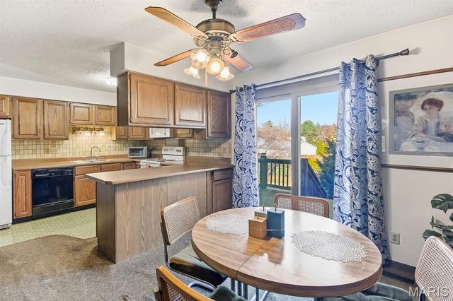 12123 Wesland Drive, Maryland Heights, MO 63043