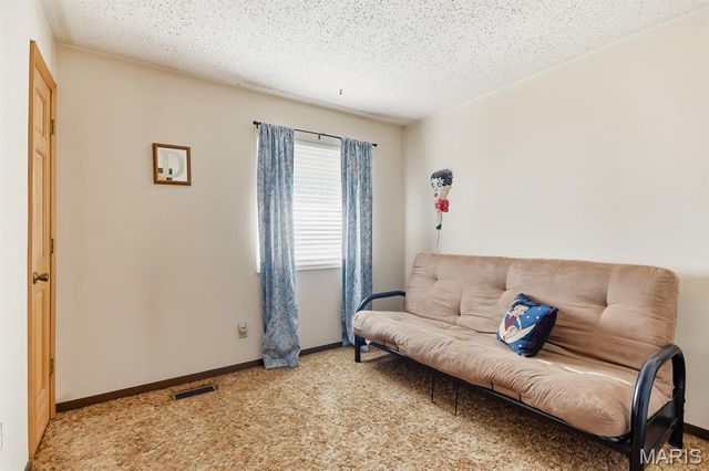 12123 Wesland Drive, Maryland Heights, MO 63043