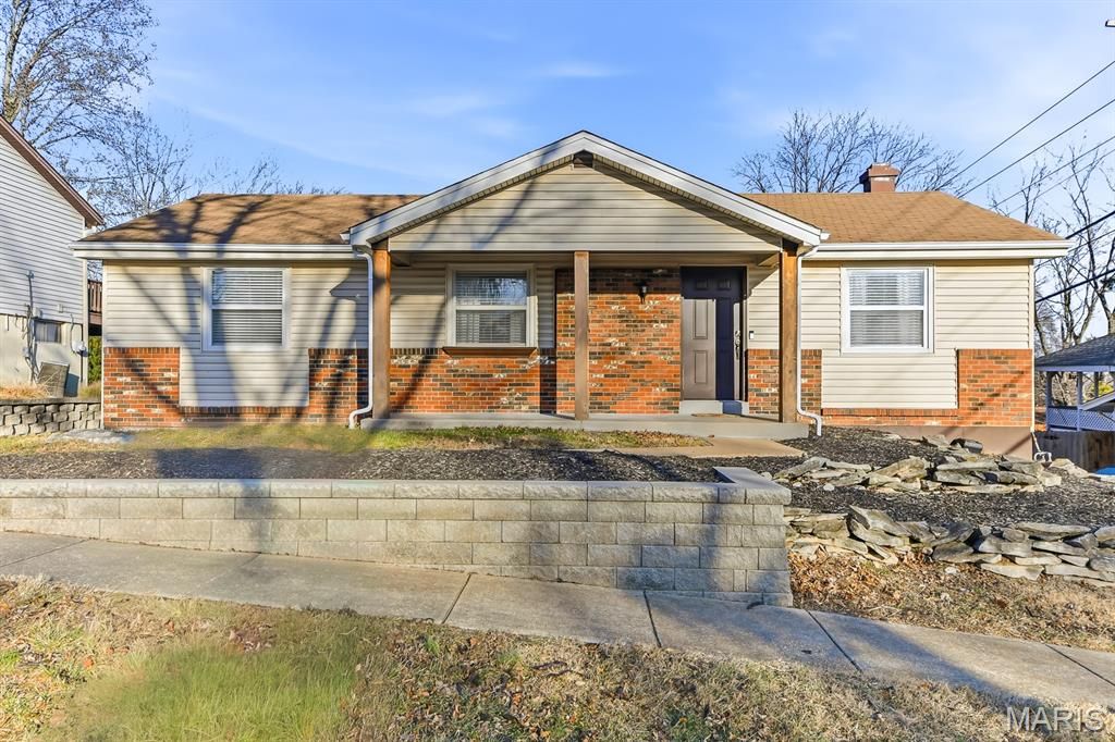 12123 Wesland Drive, Maryland Heights, MO 63043