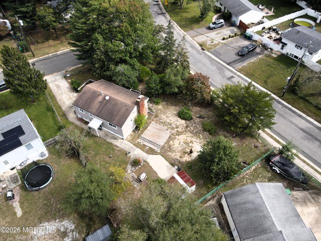 33 Bucknell Drive, Toms River, NJ 08757