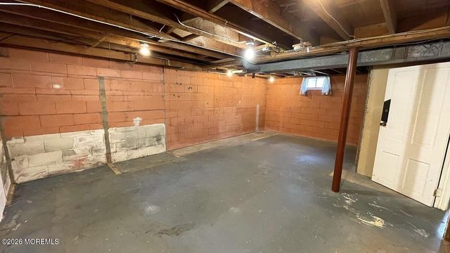 33 Bucknell Drive, Toms River, NJ 08757