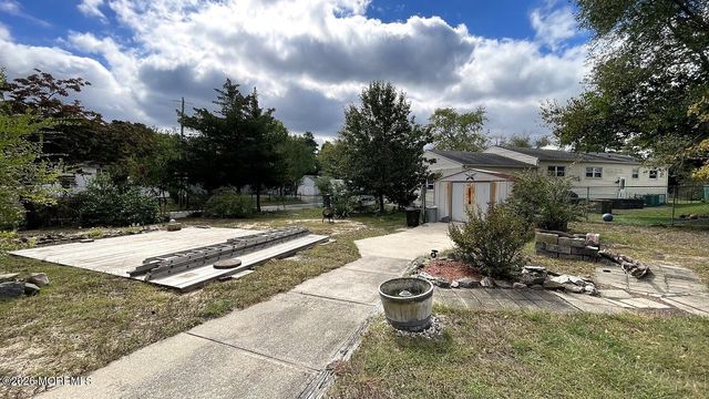 33 Bucknell Drive, Toms River, NJ 08757