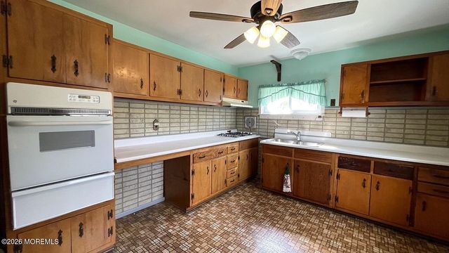 33 Bucknell Drive, Toms River, NJ 08757