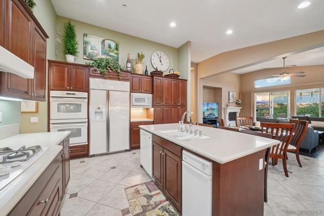 9471 Estrella Hills St, Riverside, CA 92508