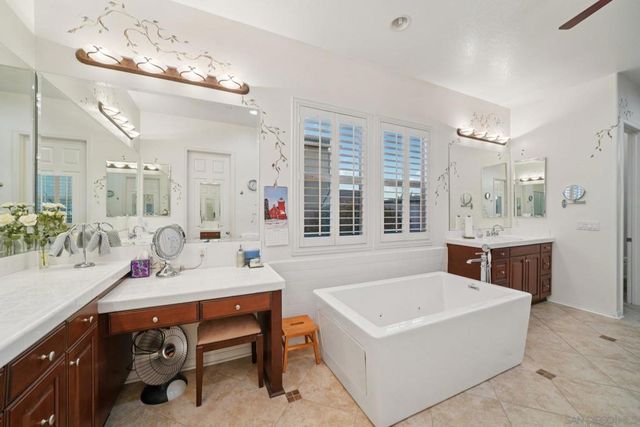 9471 Estrella Hills St, Riverside, CA 92508