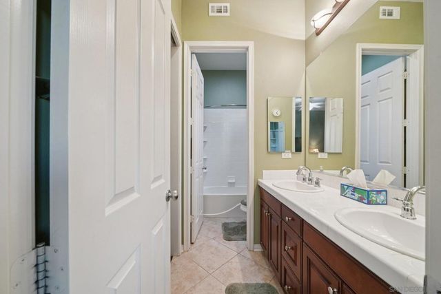 9471 Estrella Hills St, Riverside, CA 92508