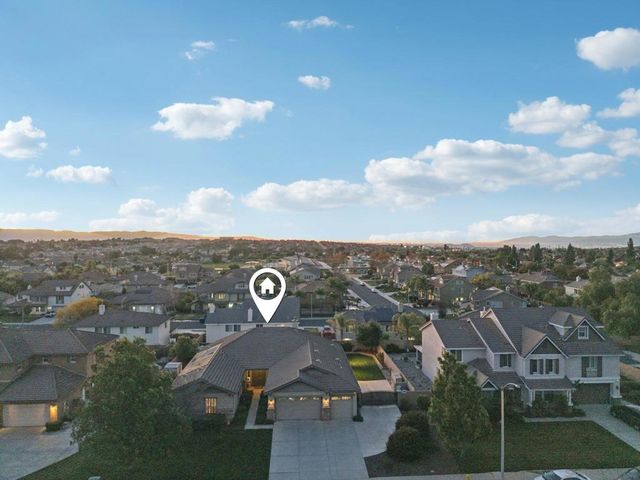 9471 Estrella Hills St, Riverside, CA 92508