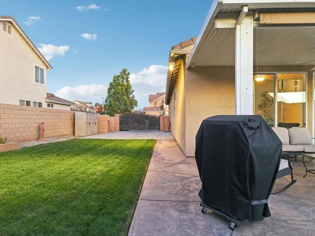 9471 Estrella Hills St, Riverside, CA 92508