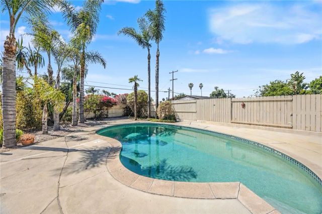 451 E 10th Avenue, Escondido, CA 92025