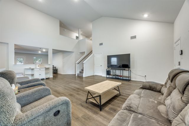 2204 San Jacinto Way, Sherman, TX 75090