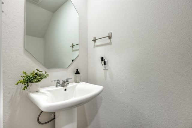 2204 San Jacinto Way, Sherman, TX 75090