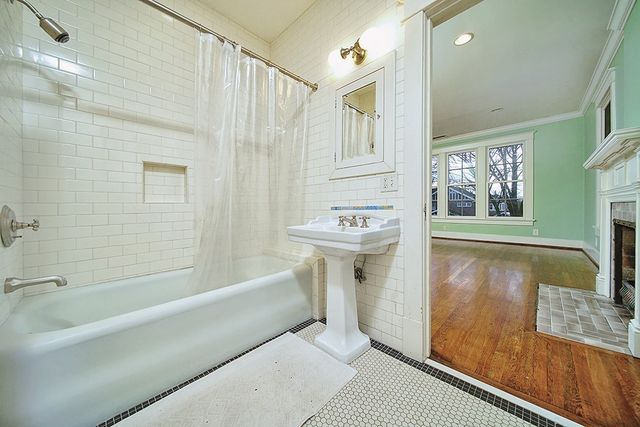 3944 Woodlawn Dr, Nashville, TN 37205