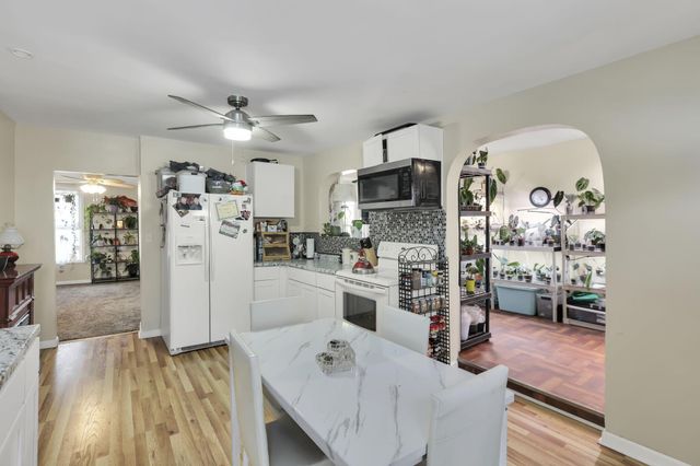 18 W Center Street, London, OH 43140