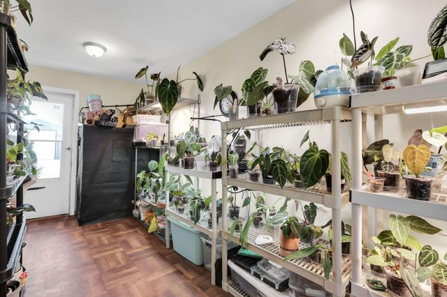 18 W Center Street, London, OH 43140