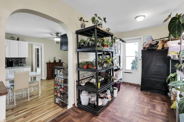 18 W Center Street, London, OH 43140