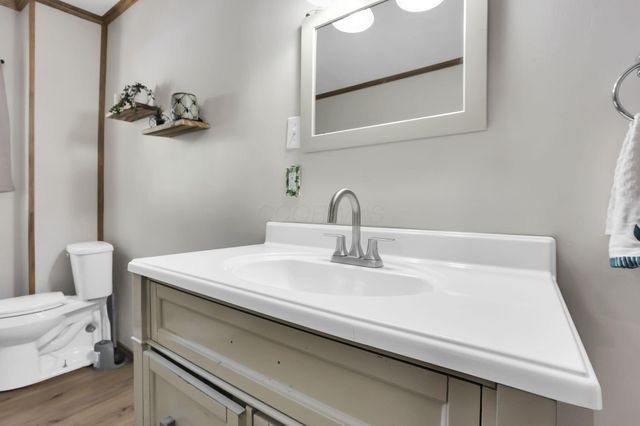 18 W Center Street, London, OH 43140