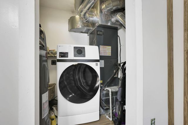 18 W Center Street, London, OH 43140