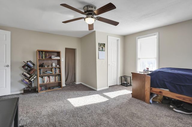 18 W Center Street, London, OH 43140