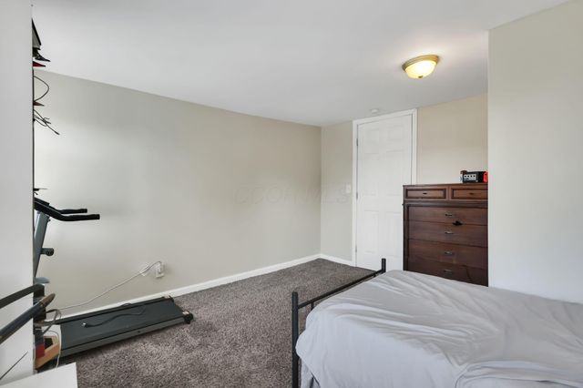 18 W Center Street, London, OH 43140