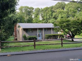 40 Huckleberry Hill Road, Brookfield, CT 06804