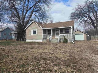 612 NW 6th Street, Abilene, KS 67410