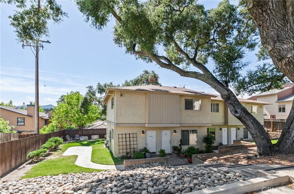 9780 Las Lomas 9, Atascadero, CA 93422
