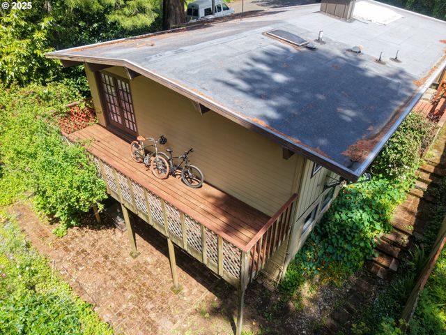 1695 N 17TH St, Coos Bay, OR 97420