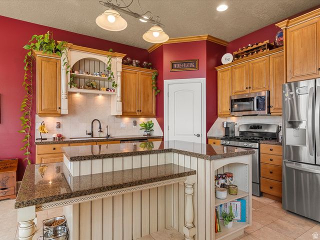 1134 W 2275 S, Syracuse, UT 84075