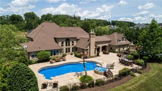 3005 Whispering Creek Dr, Hampton, PA 15101