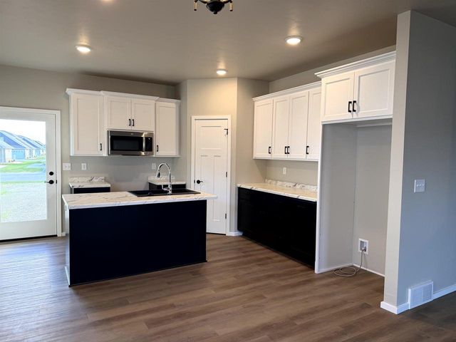 N9330 GEMSTONE COURT, Appleton, WI 54915