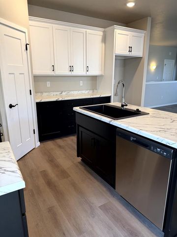 N9330 GEMSTONE COURT, Appleton, WI 54915