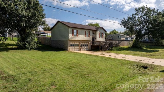 804 Southside Court, Lenoir, NC 28645