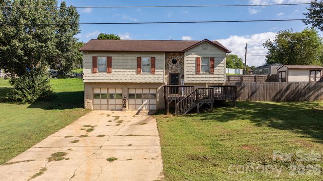 804 Southside Court, Lenoir, NC 28645